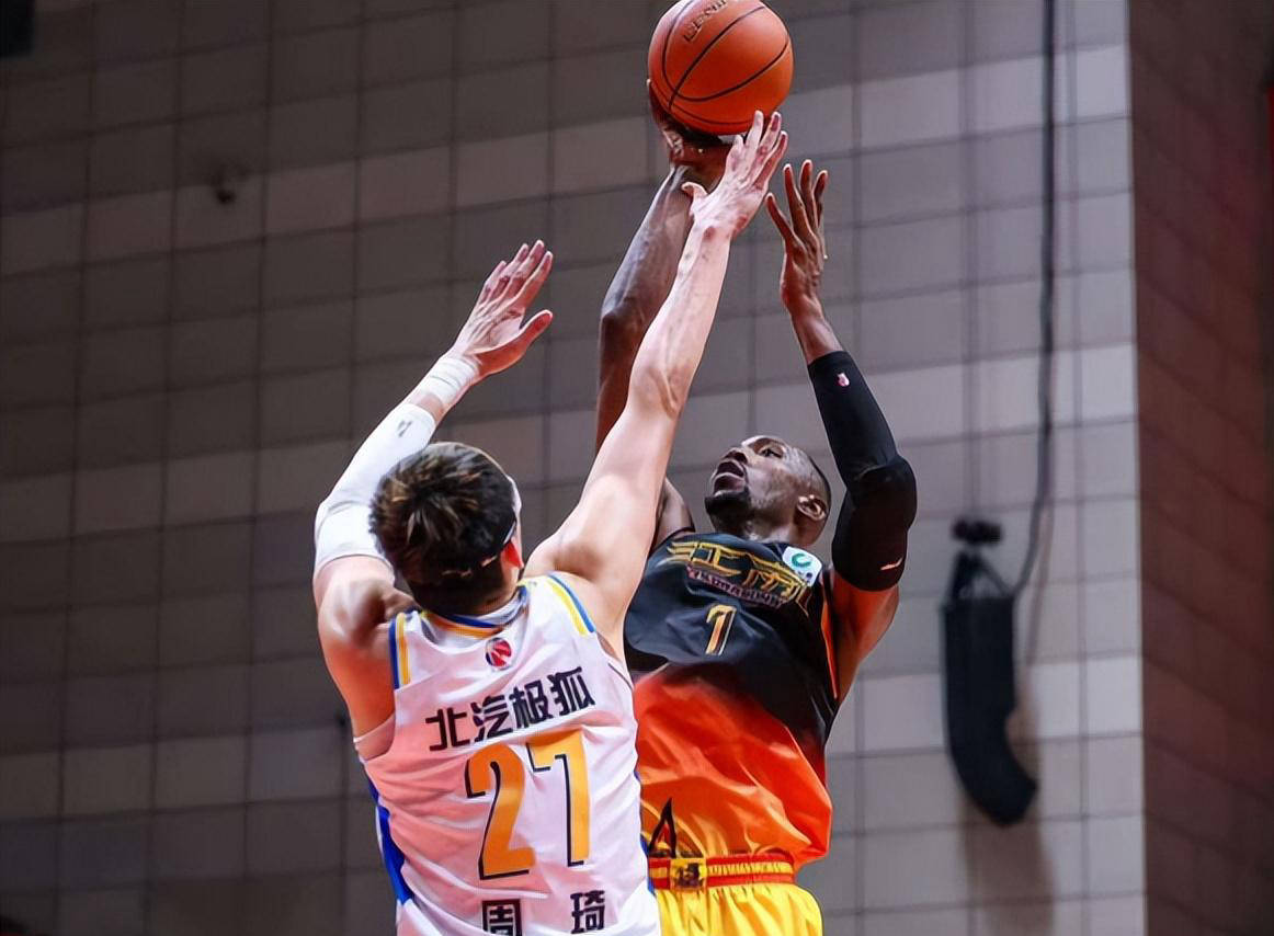 关于冲刺阶段浙江队篮板制胜——CBA常规赛节点到来，目标明确，临场指挥获称赞的信息-爱游戏平台