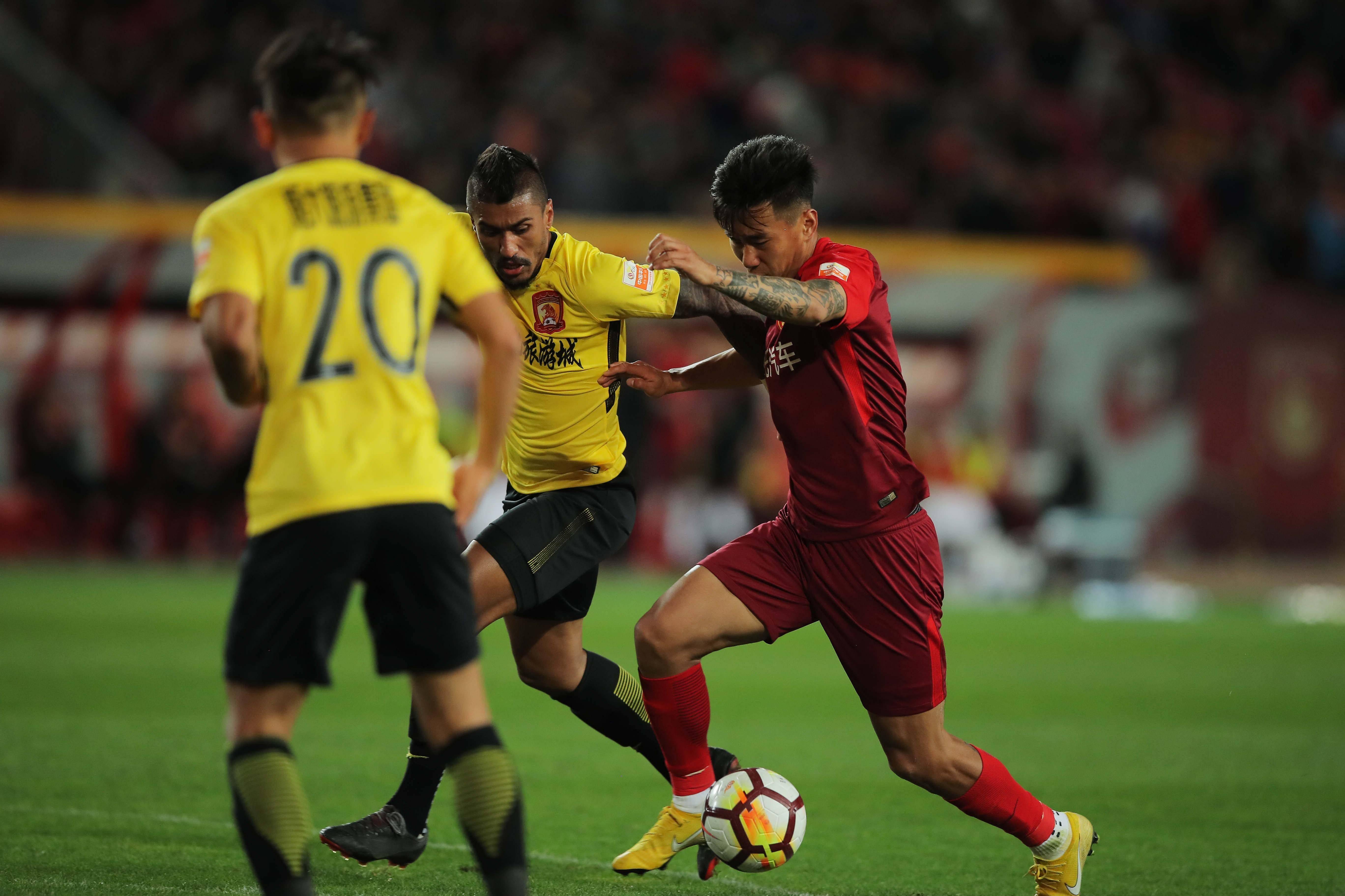 冲刺阶段突围战来临，斯图加特围绕中超豪取连胜，赛场秩序良好，临场指挥获称赞的简单介绍-爱游戏